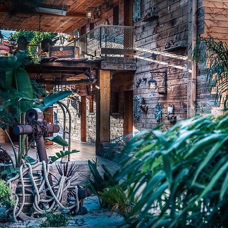 Hotel Pirates World Agde Bagian luar foto