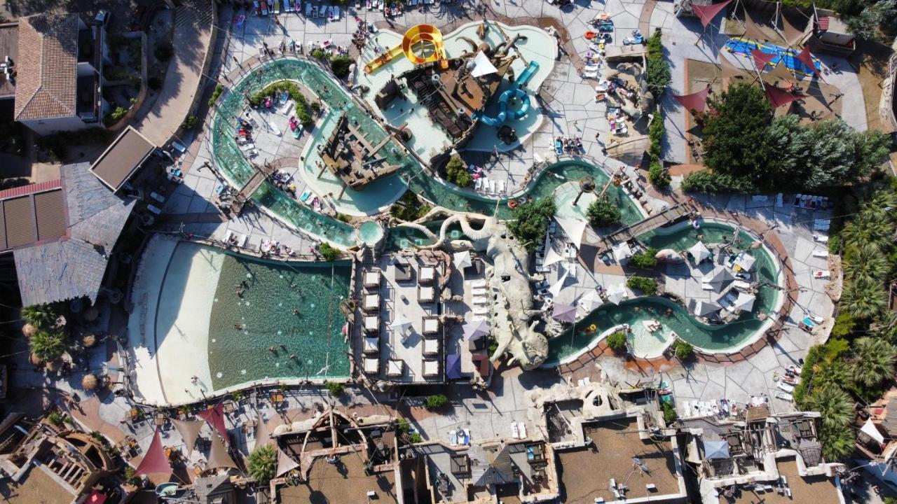 Hotel Pirates World Agde Bagian luar foto