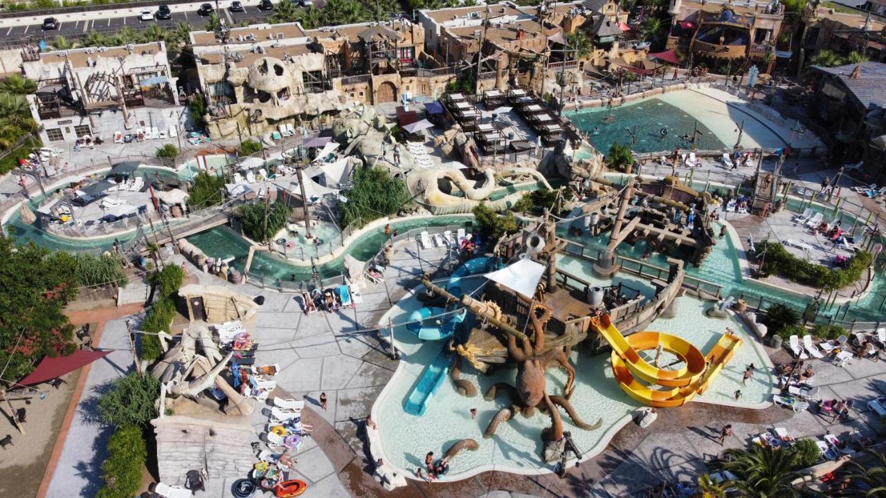 Hotel Pirates World Agde Bagian luar foto
