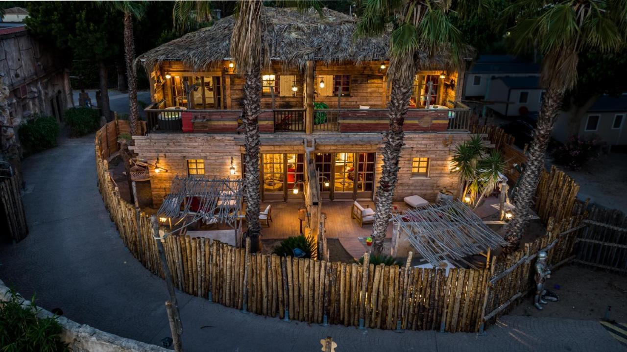 Hotel Pirates World Agde Bagian luar foto