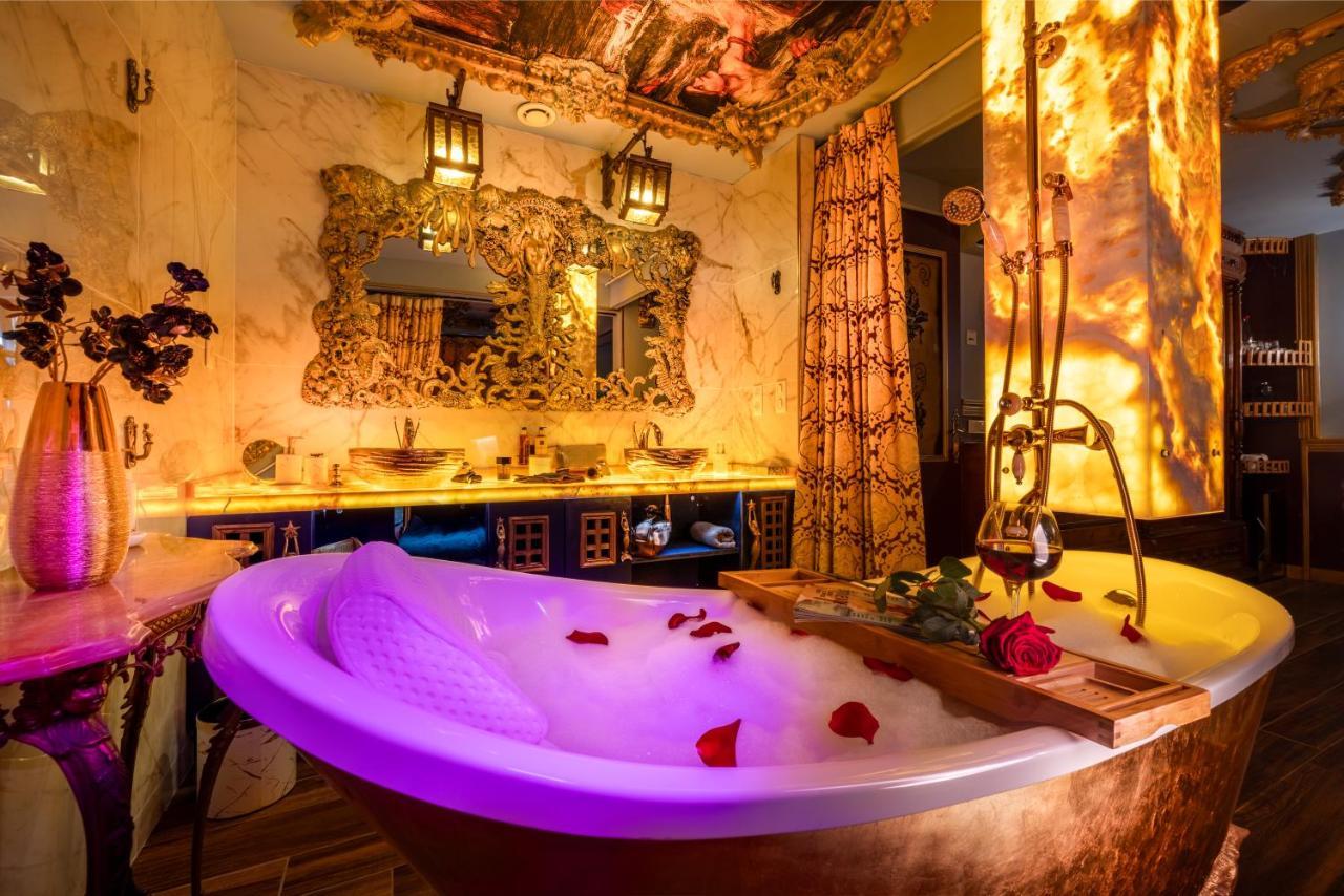 Hotel Pirates World Agde Bagian luar foto