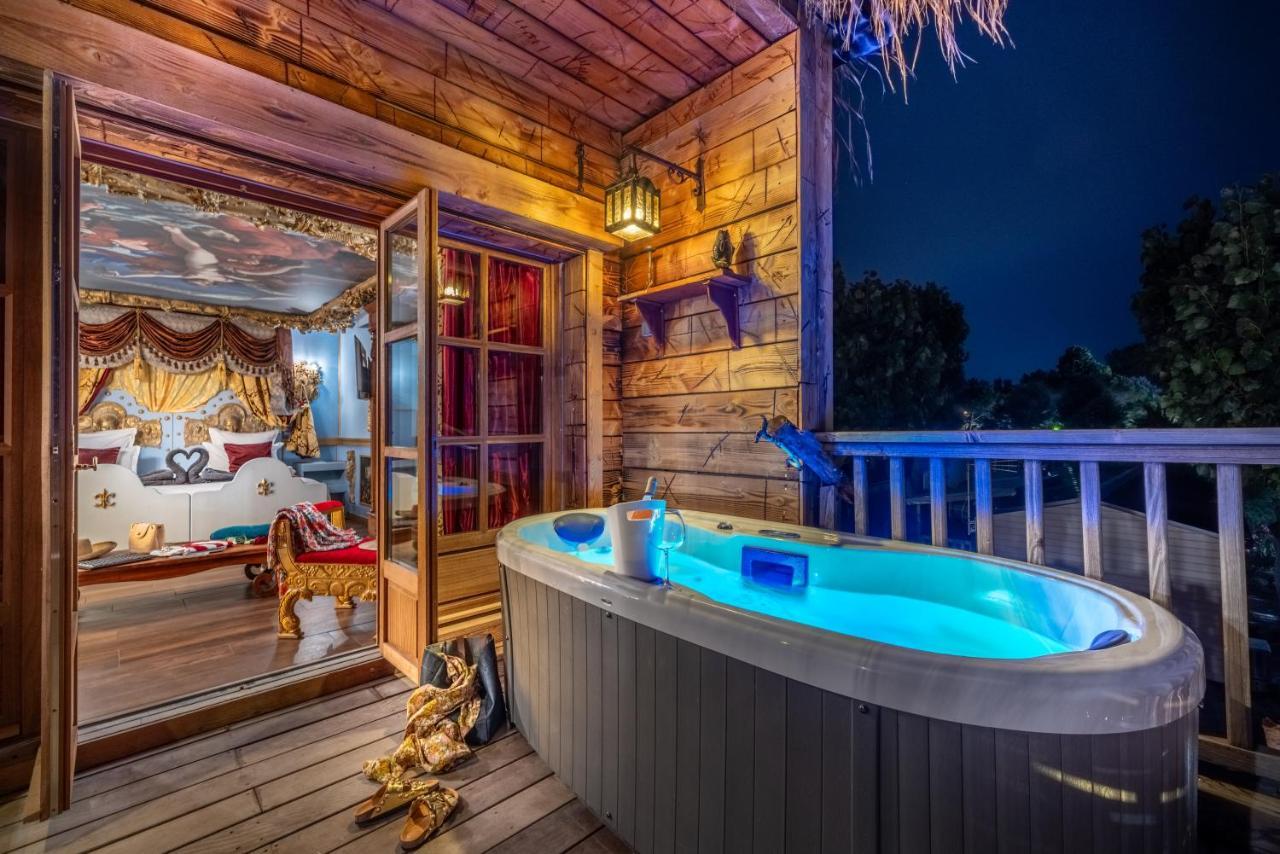 Hotel Pirates World Agde Bagian luar foto