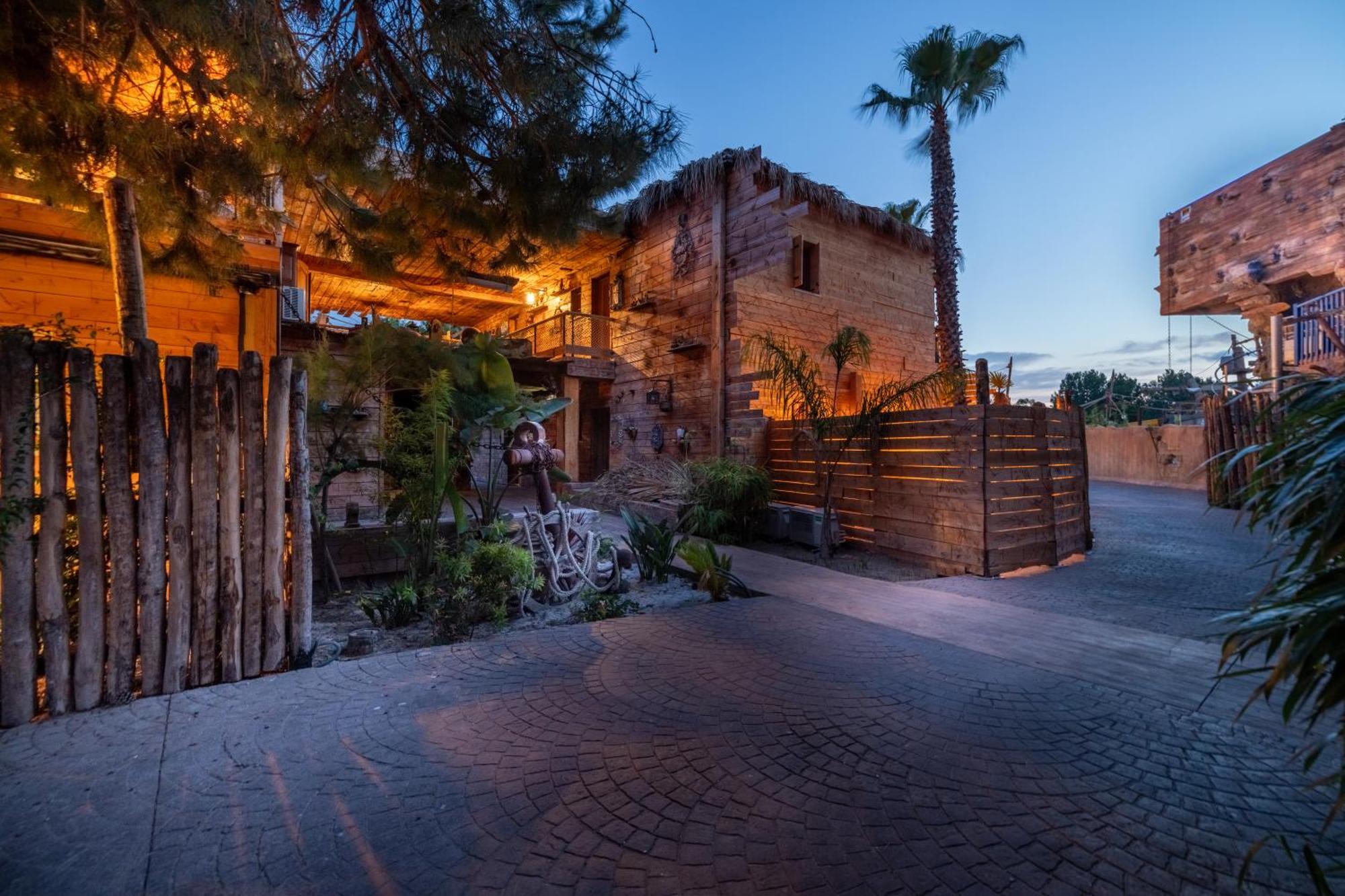 Hotel Pirates World Agde Bagian luar foto