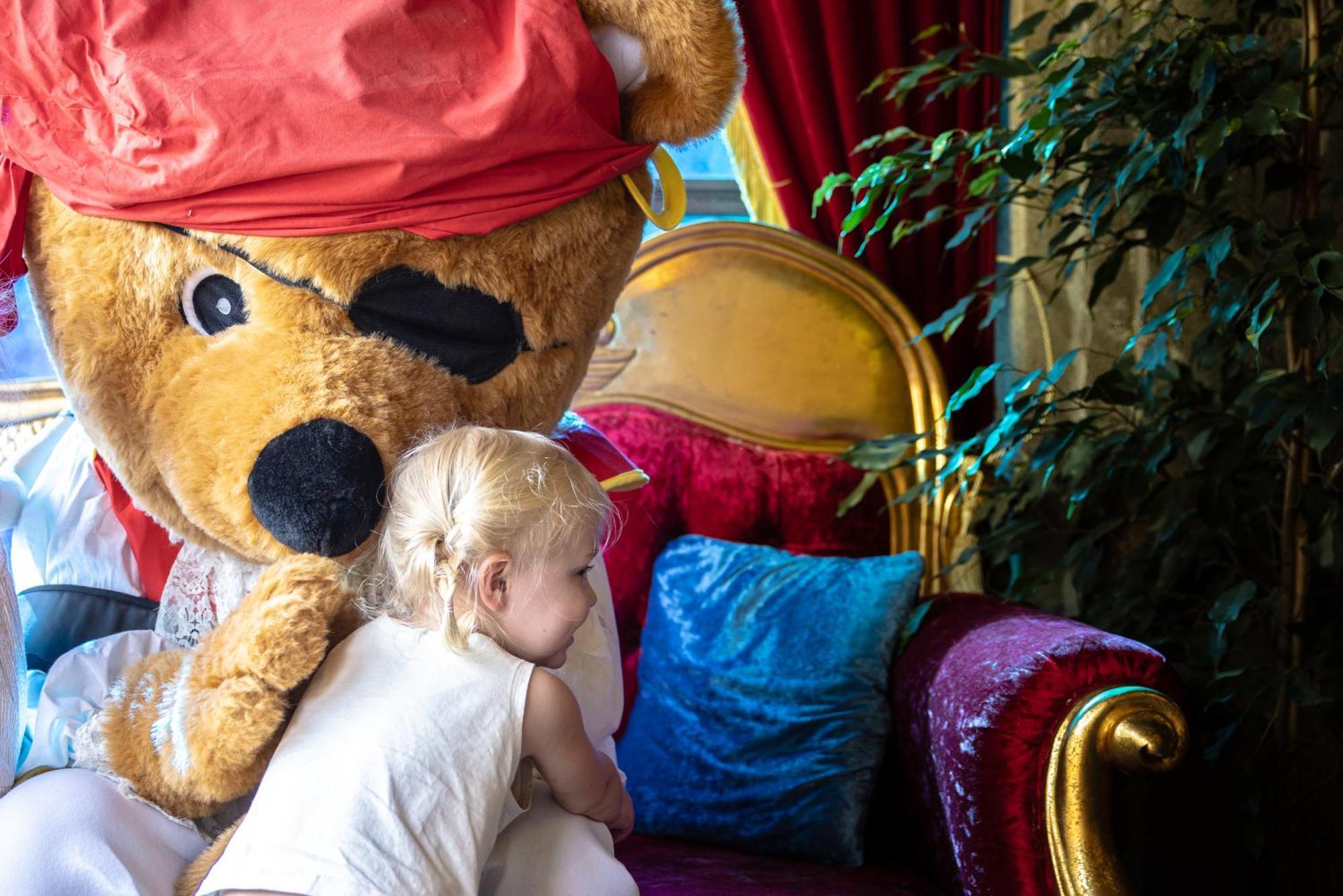 Hotel Pirates World Agde Bagian luar foto